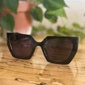 🌷SPRING SALE! NIP Black Square Cat Eye Sunglasses